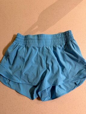 Lululemon hotty hot short